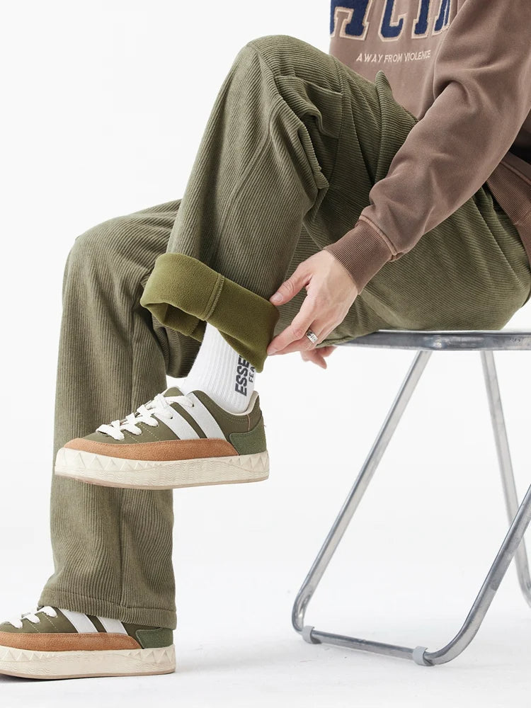 Hayes Corduroy Cargo Pants – Soft Stretch Fabric with Tapered Fit for Everyday Wear