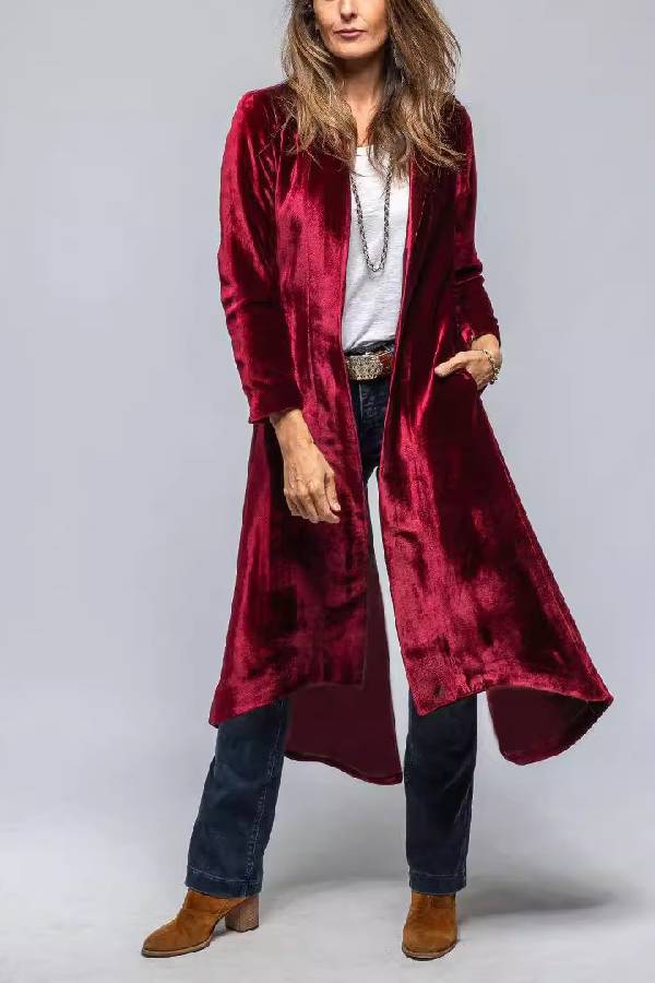 Ivette Velvet Duster – Vintage-Inspired Outerwear with a Luxe Drape