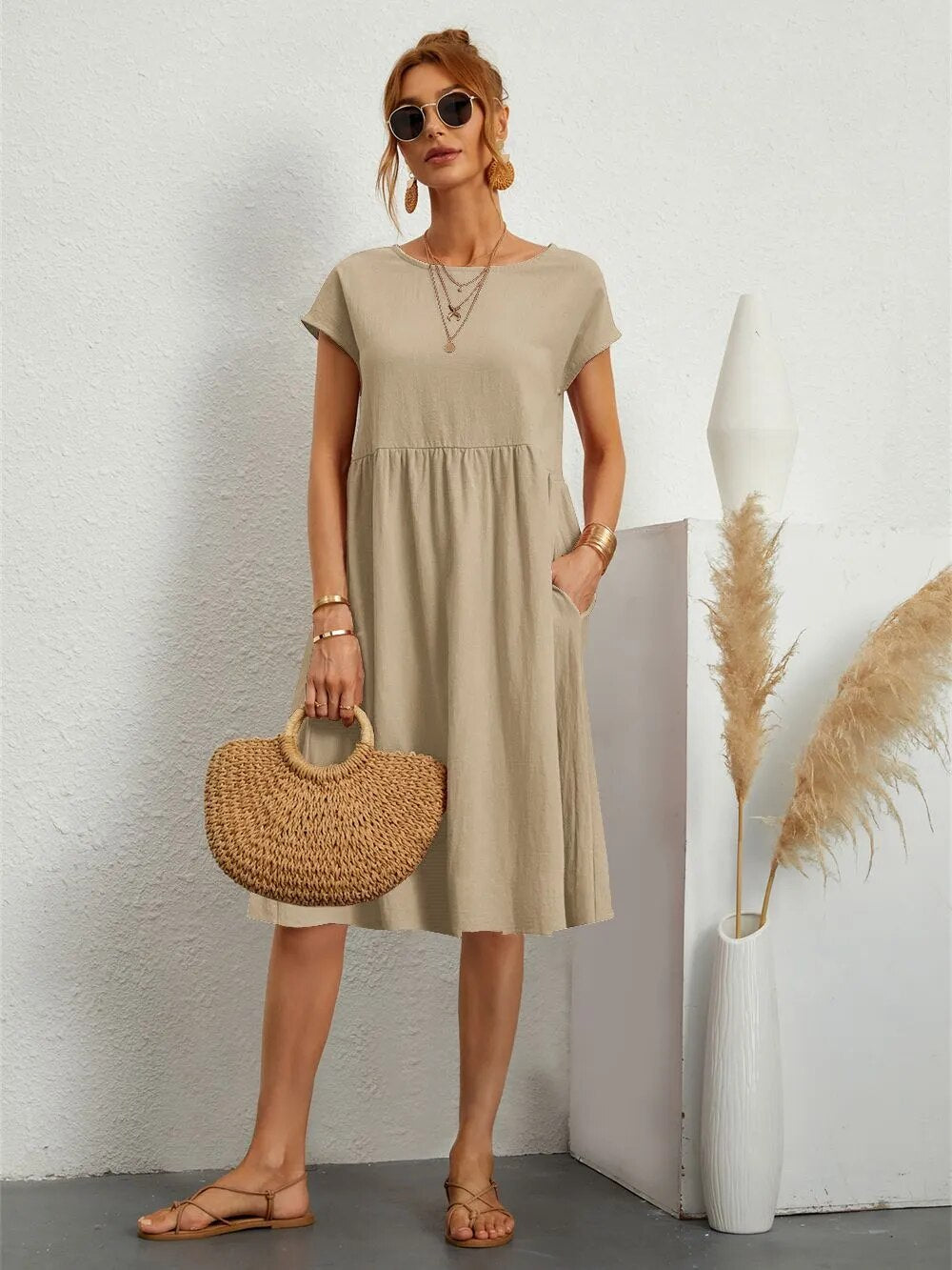 Nora Black Midi Dress – Luxurious Fabric with Flattering Fit for Wedding Guests 4