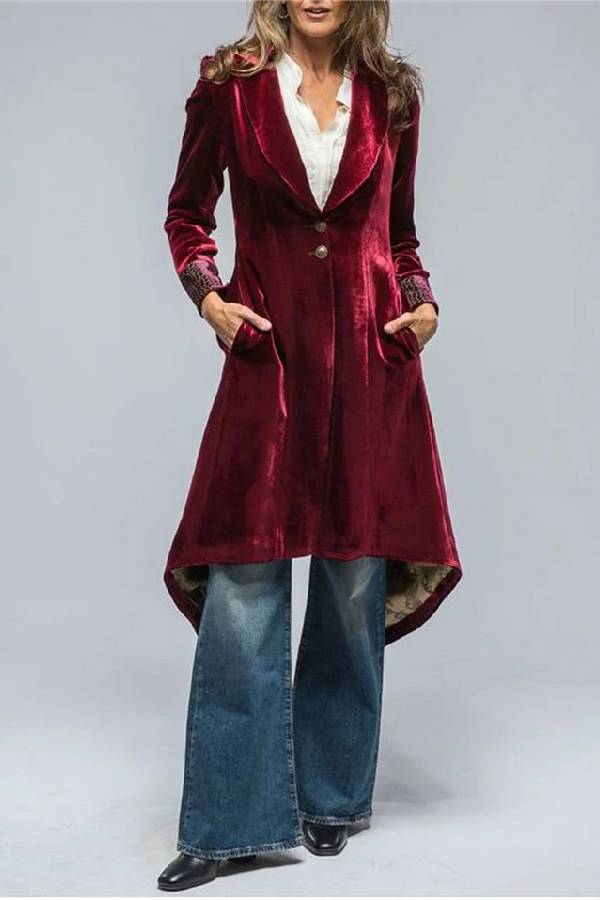Ivette Velvet Duster – Vintage-Inspired Outerwear with a Luxe Drape